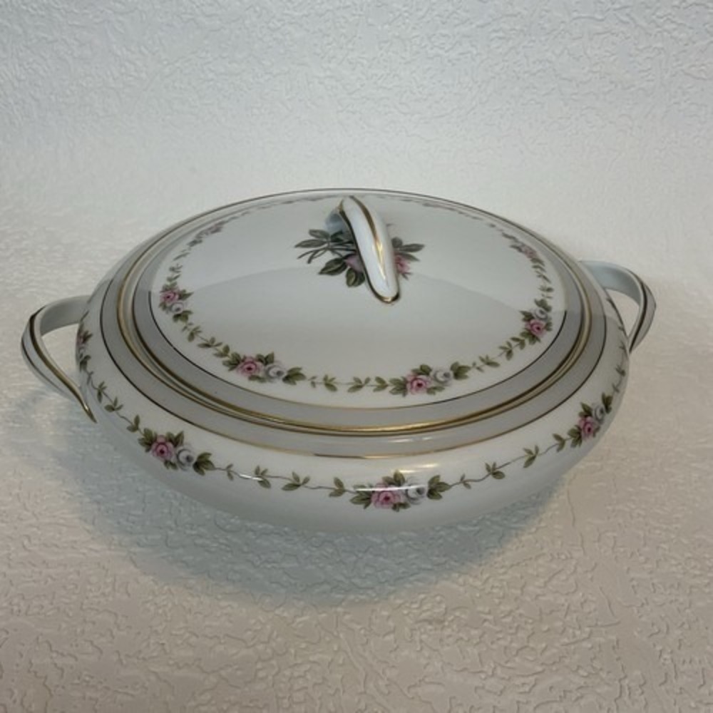 VTG Noritake China Reverie 5431 Covered Serving Dish 10"x4" Japan Bone China/Por